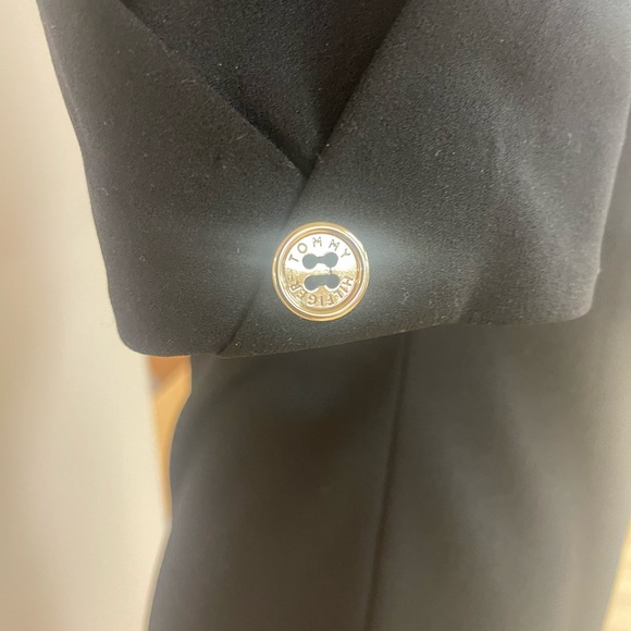 Tommy Hilfiger - Picture 2 of 5